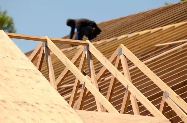 Top Signs You Need Professional roof repair Services