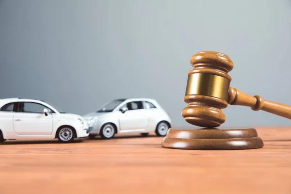 What to Expect When Working With a Car Accident Lawyer
