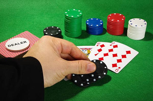 Explore Entertaining Table Game Libraries across online casinos Singapore for Enthusiasts