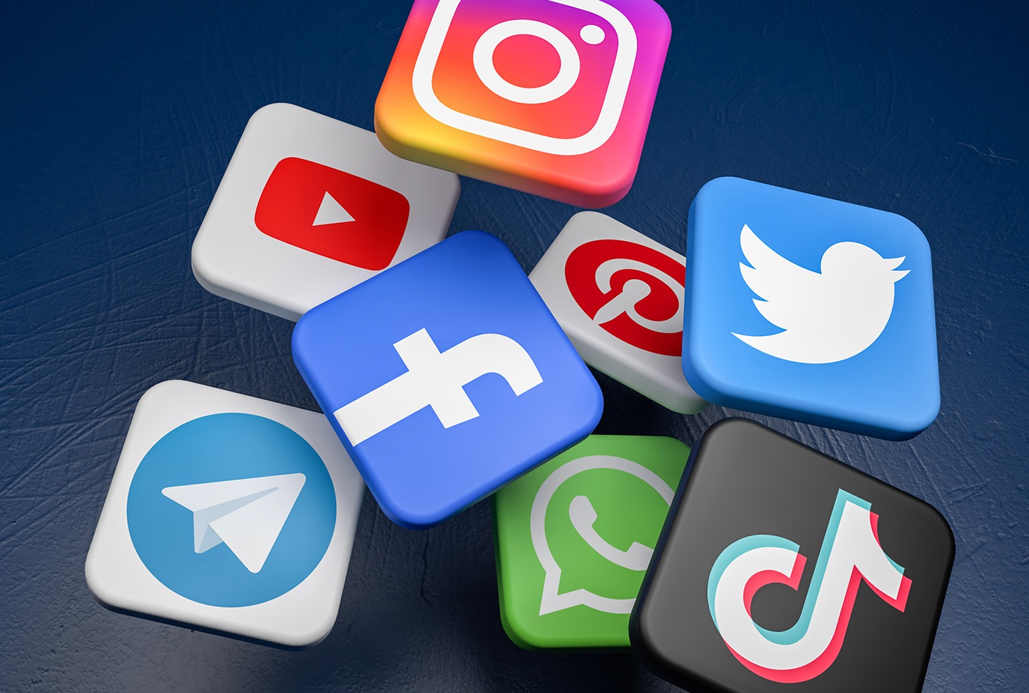 A Detailed Look at SMM World services for Followers, Likes, and Views