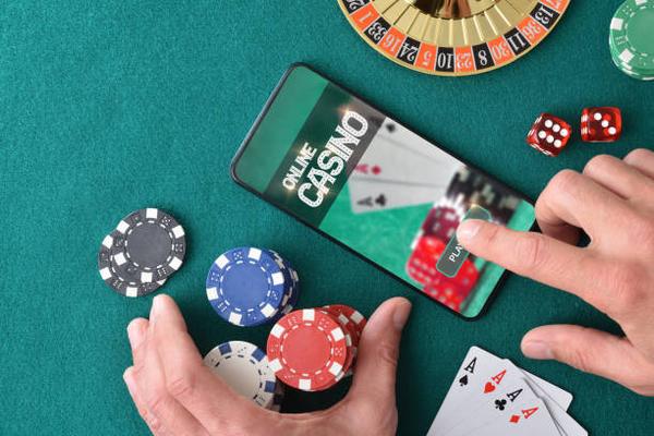 Examining Live Dealer Streaming and Crypto Casino